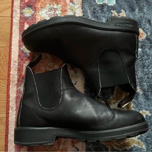 Blundstone Black Leather Chelsea Boots